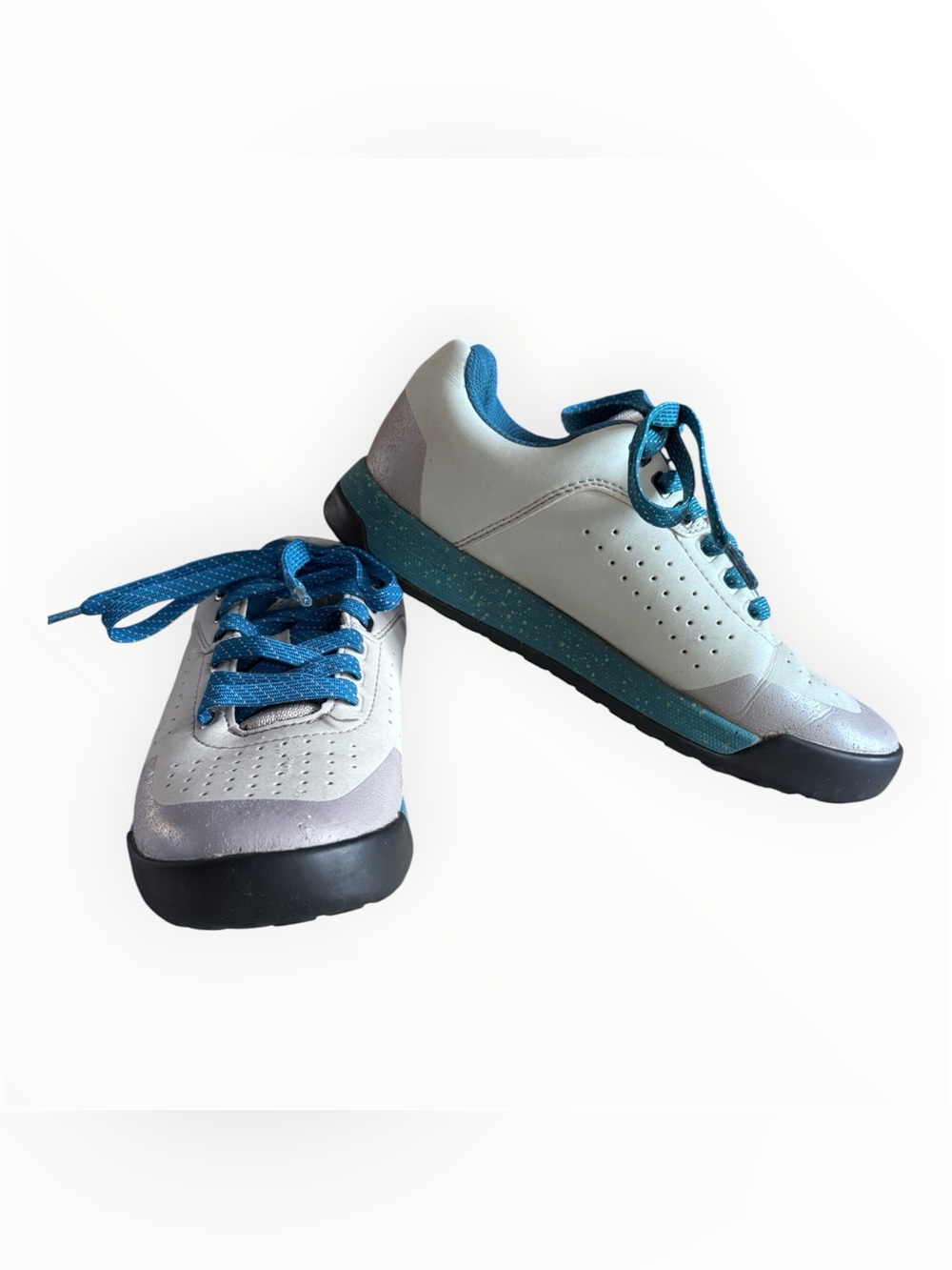 Ride Concepts Unisex White and Blue Sneakers with Blue Accents | Size 6